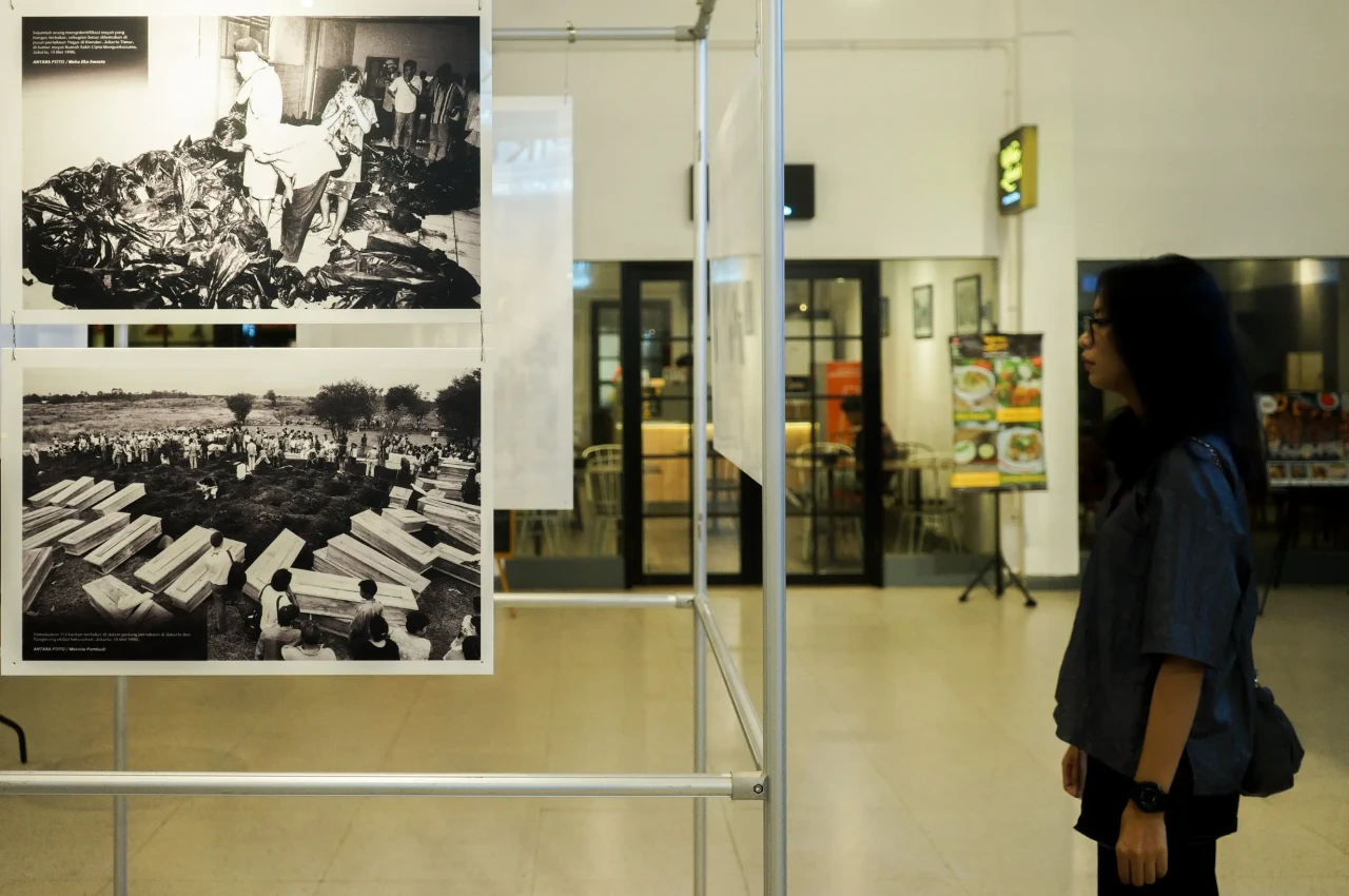 Pameran Foto 25 Tahun...