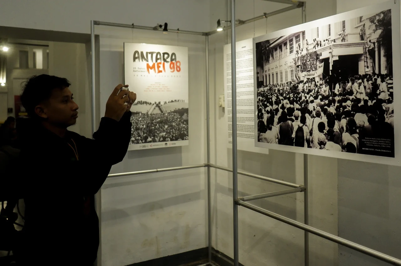 Pameran Foto 25 Tahun...