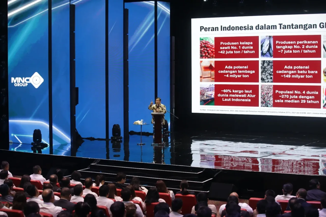 Prabowo Subianto Hadiri...