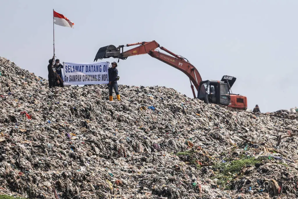 Sindir Pemkot Depok,...