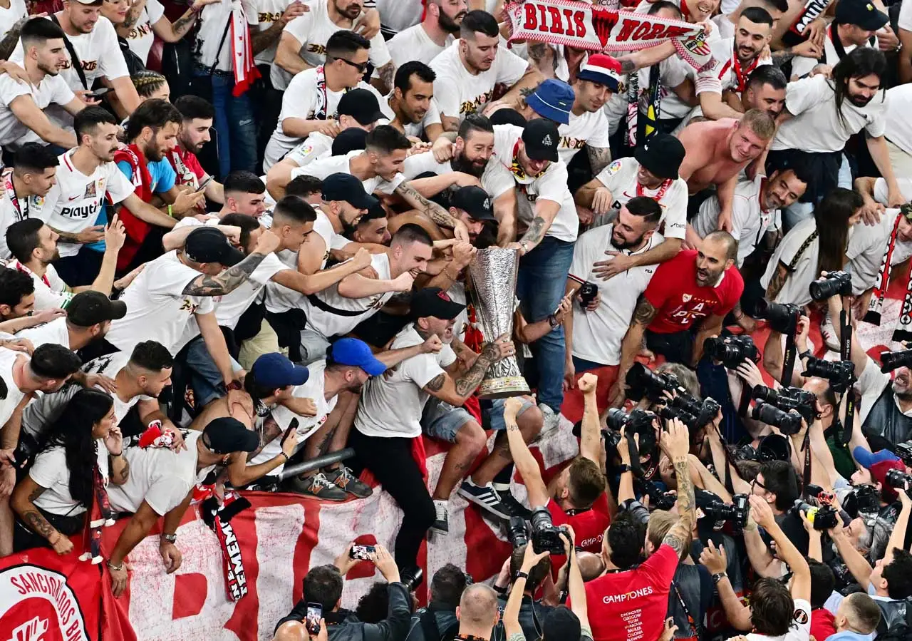 Kandaskan AS Roma, Sevilla...