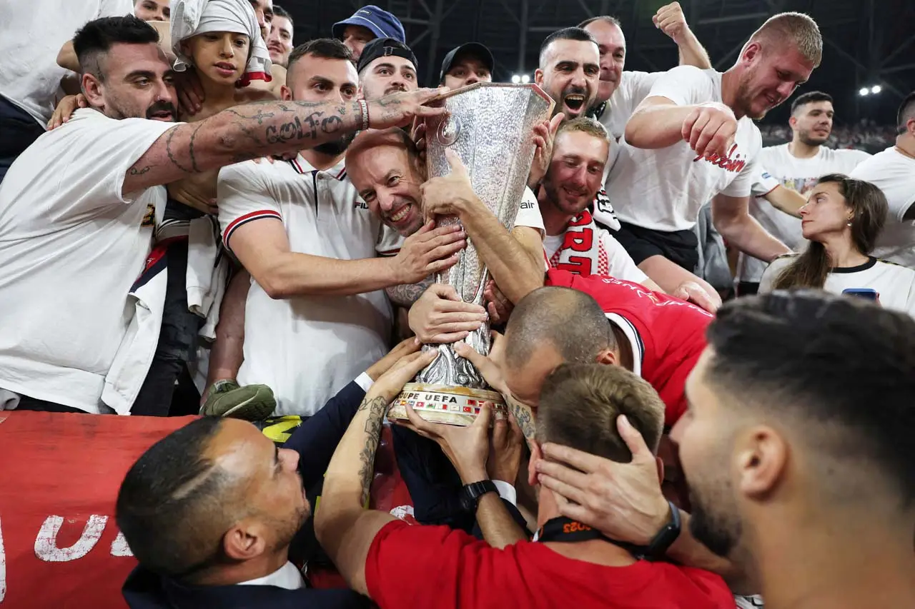 Kandaskan AS Roma, Sevilla...