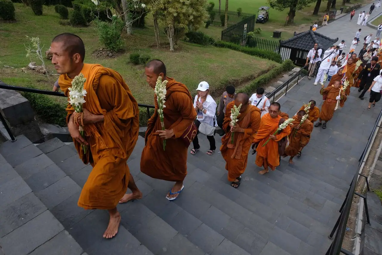 Biksu Peserta Ritual...