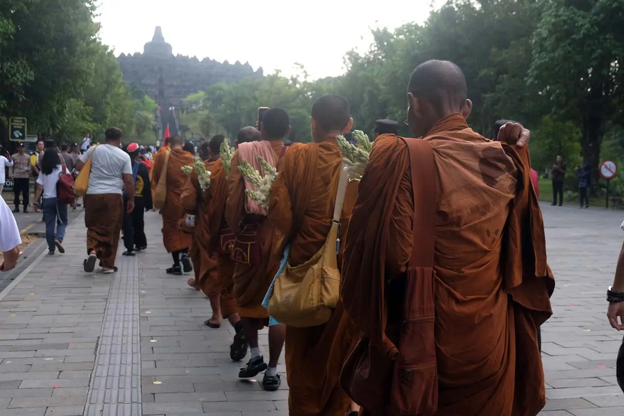 Biksu Peserta Ritual...