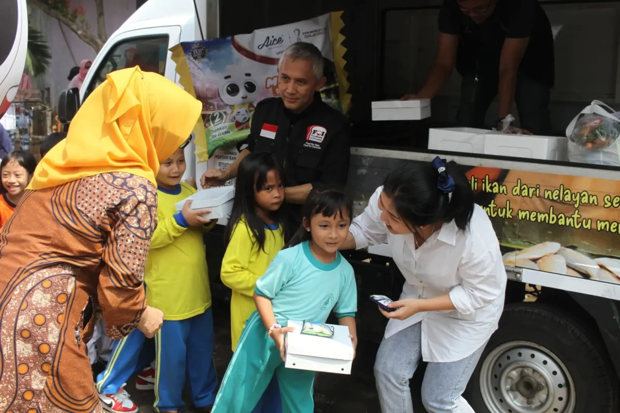 AICE Bagikan Bantuan...