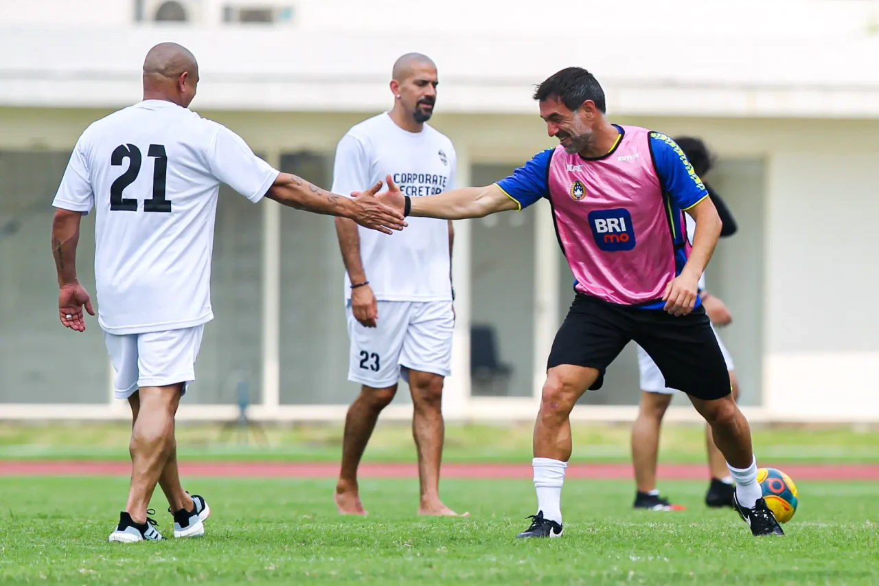 Aksi Eric Abidal dan...