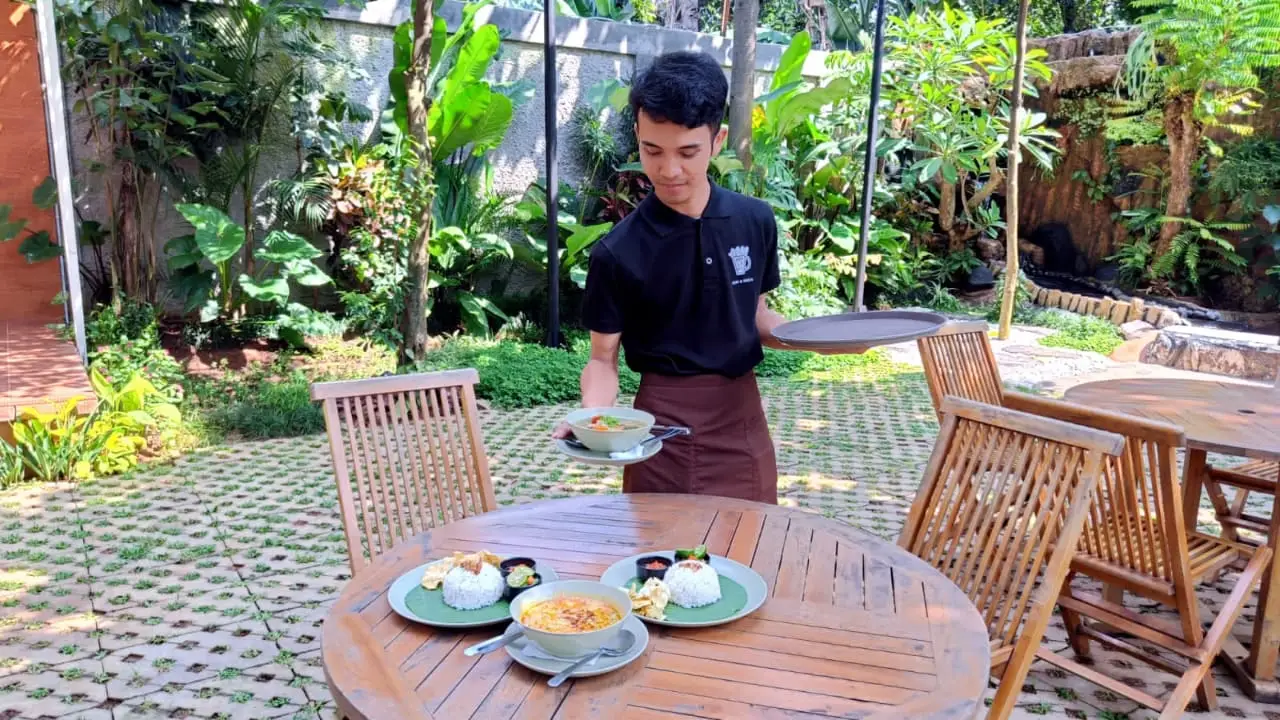 Berlaris Kopi dan Resto,...