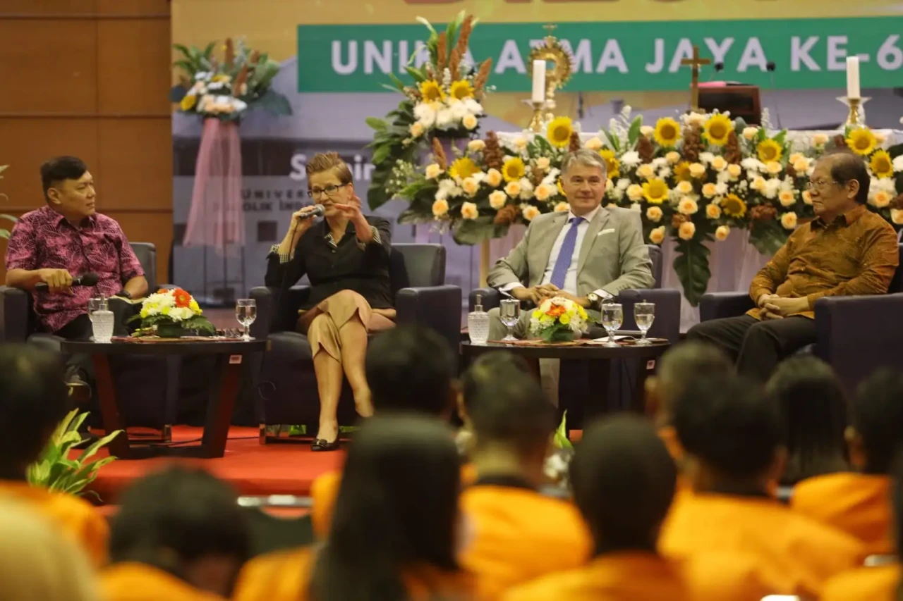 Seminar Internasional...