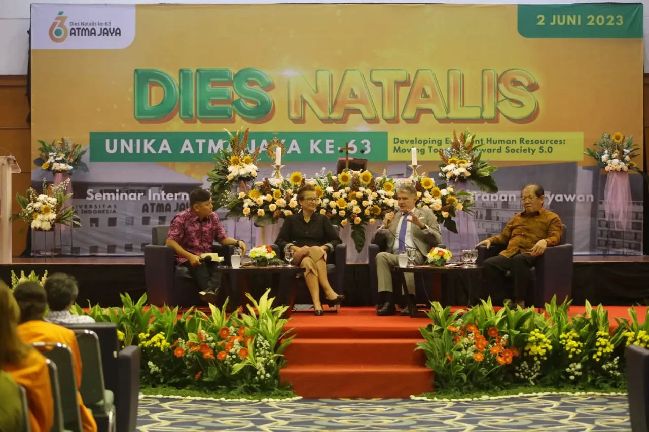 Seminar Internasional...