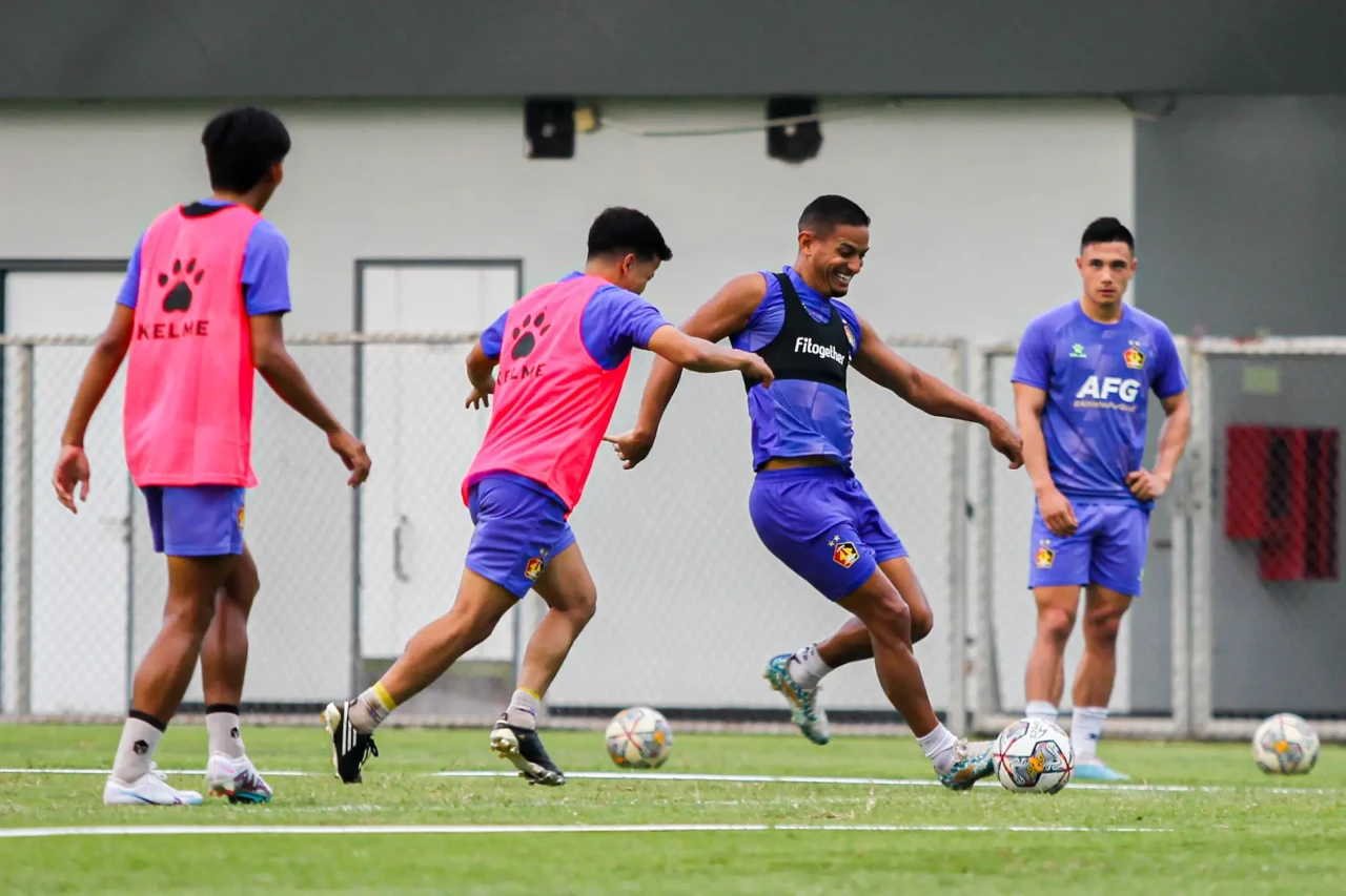 Persik Kediri Gelar...