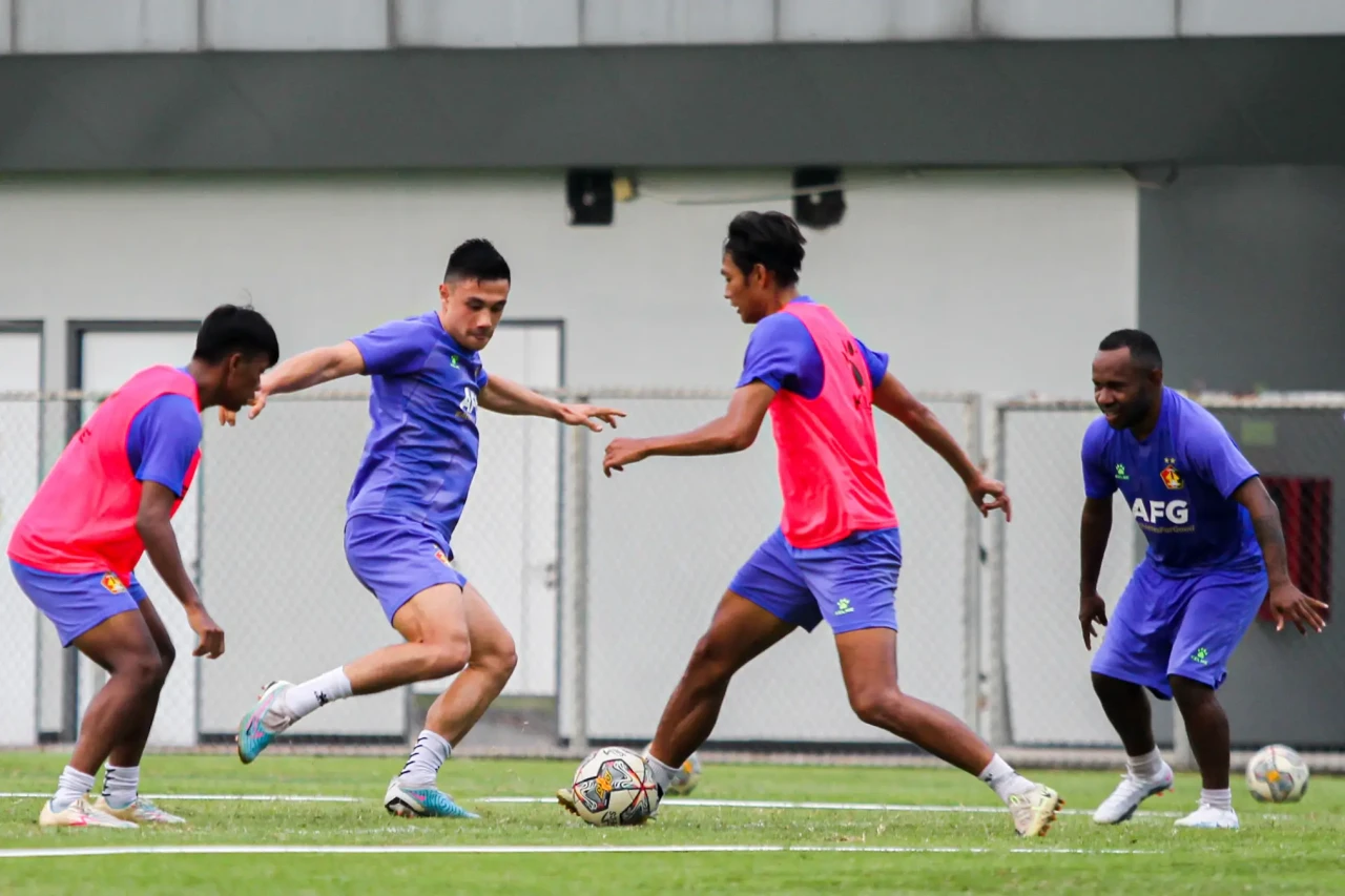 Persik Kediri Gelar...