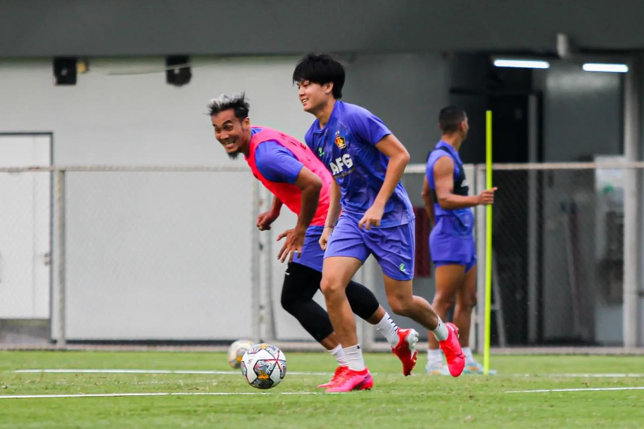 Persik Kediri Gelar...