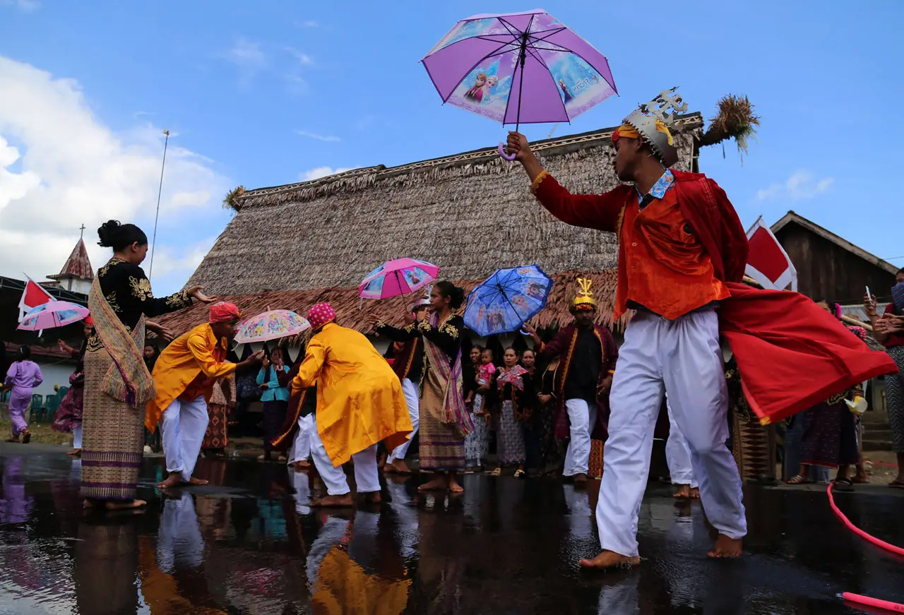 Ritual Orom Sasadu Suku...