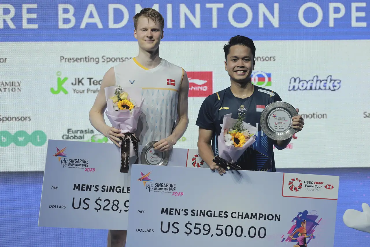 Kalahkan Anders Antonsen,...
