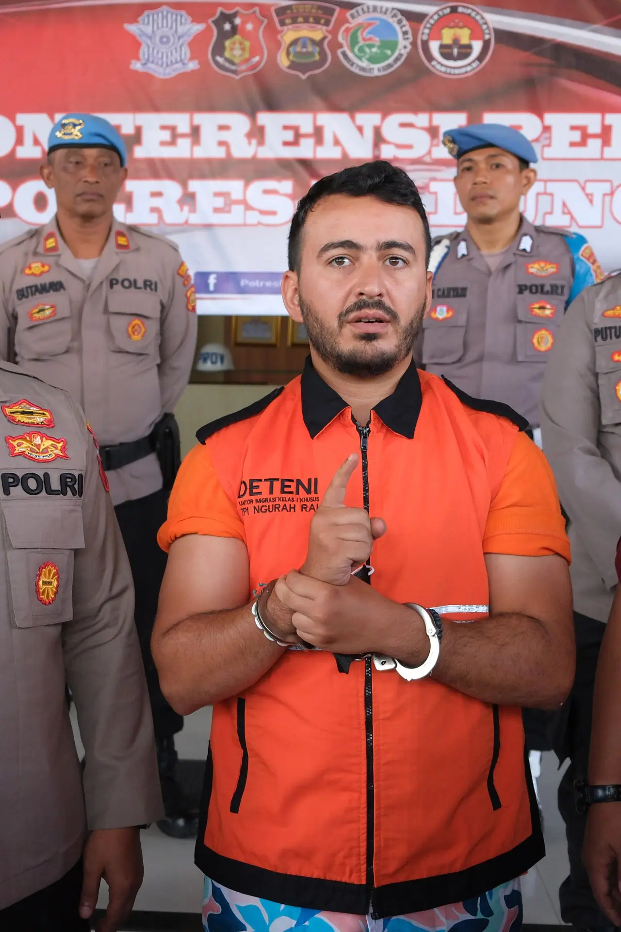 Lagi, Polisi Tangkap...