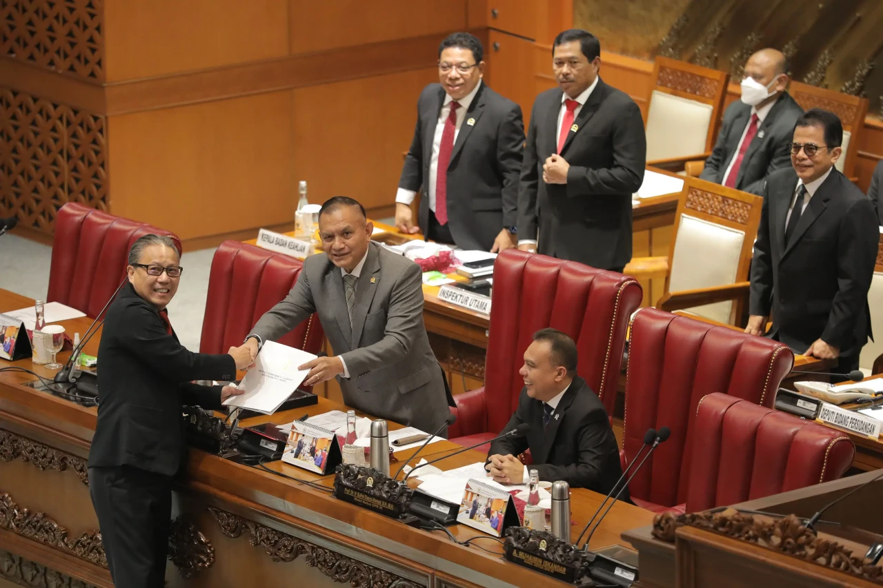 DPR RI Sahkan Slamet...