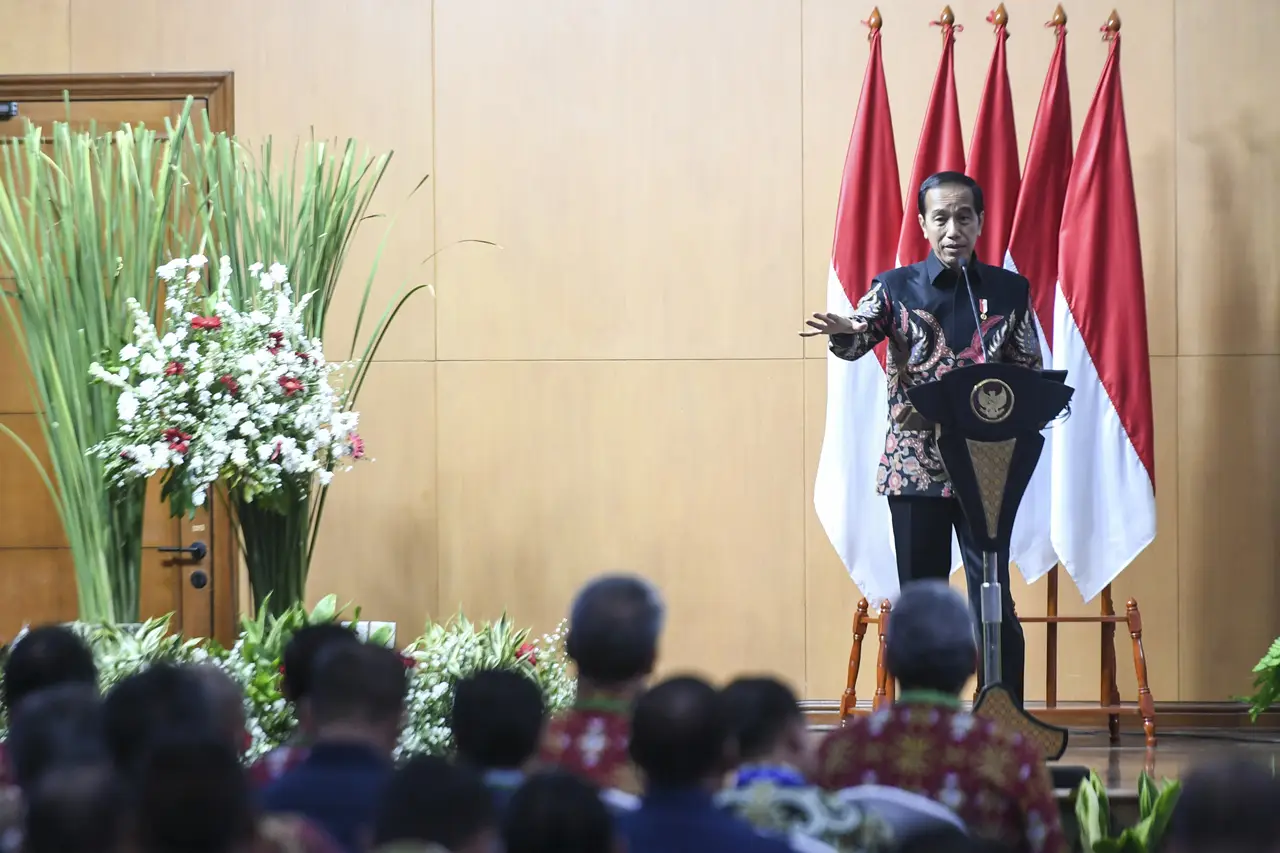 Presiden Jokowi Buka...