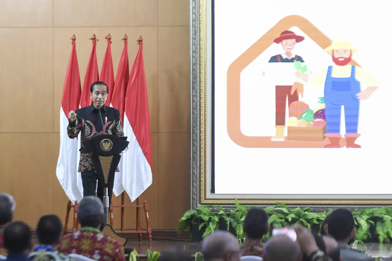 Presiden Jokowi Buka...