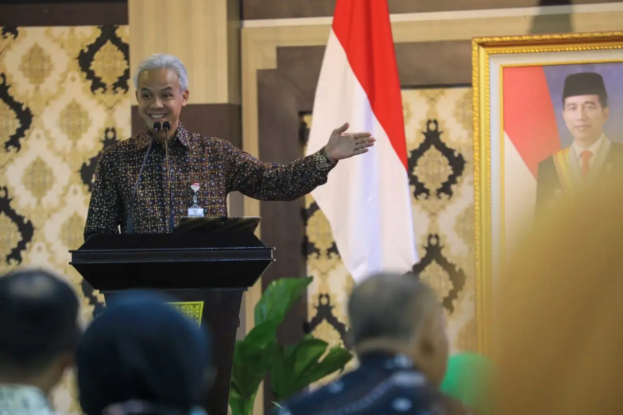 Lantik Pejabat Pemprov,...