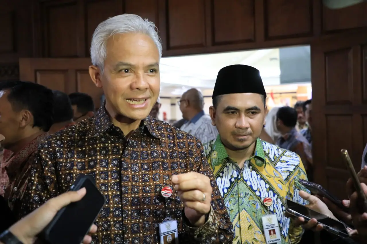 Lantik Pejabat Pemprov,...