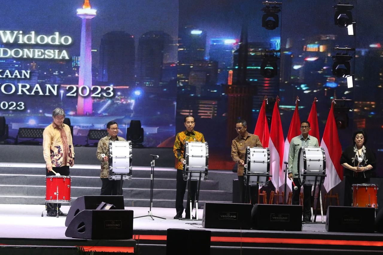 Presiden Jokowi Buka...