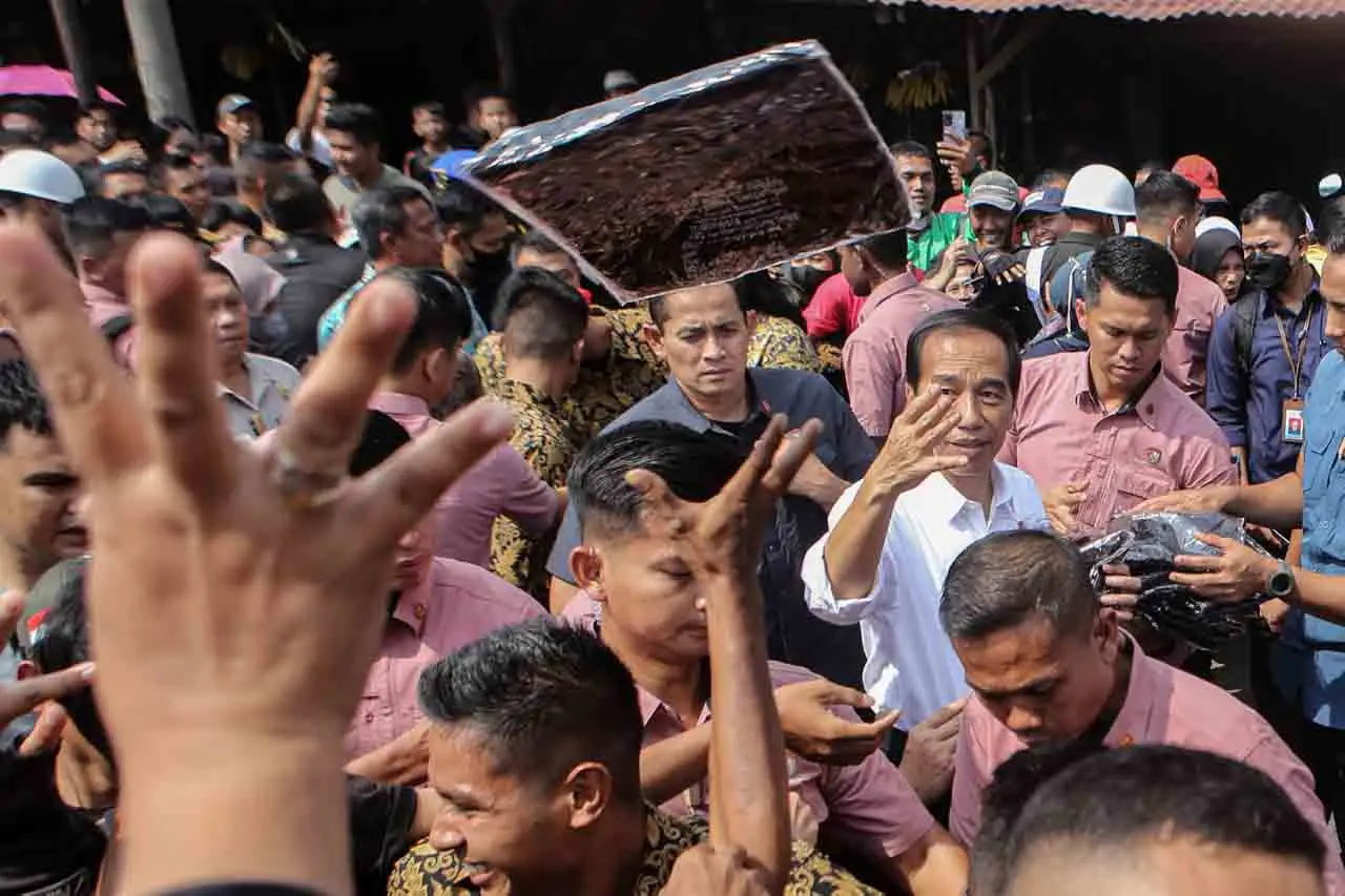 Tinjau Pasar Menteng...