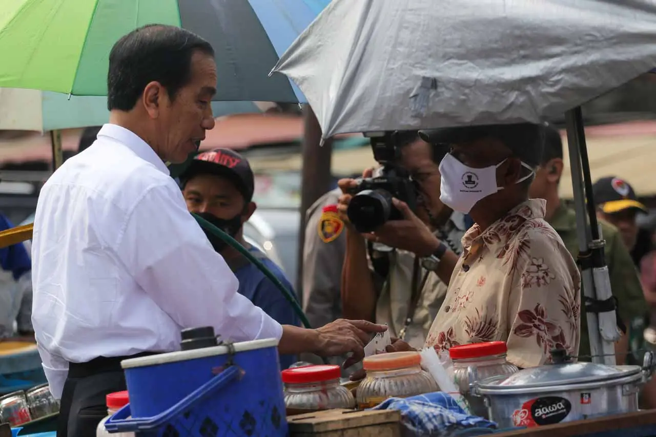 Tinjau Pasar Menteng...