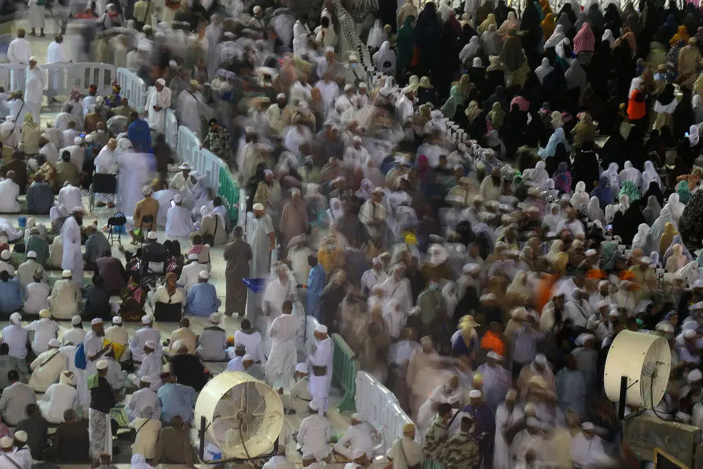 Masjidil Haram Dipadati...