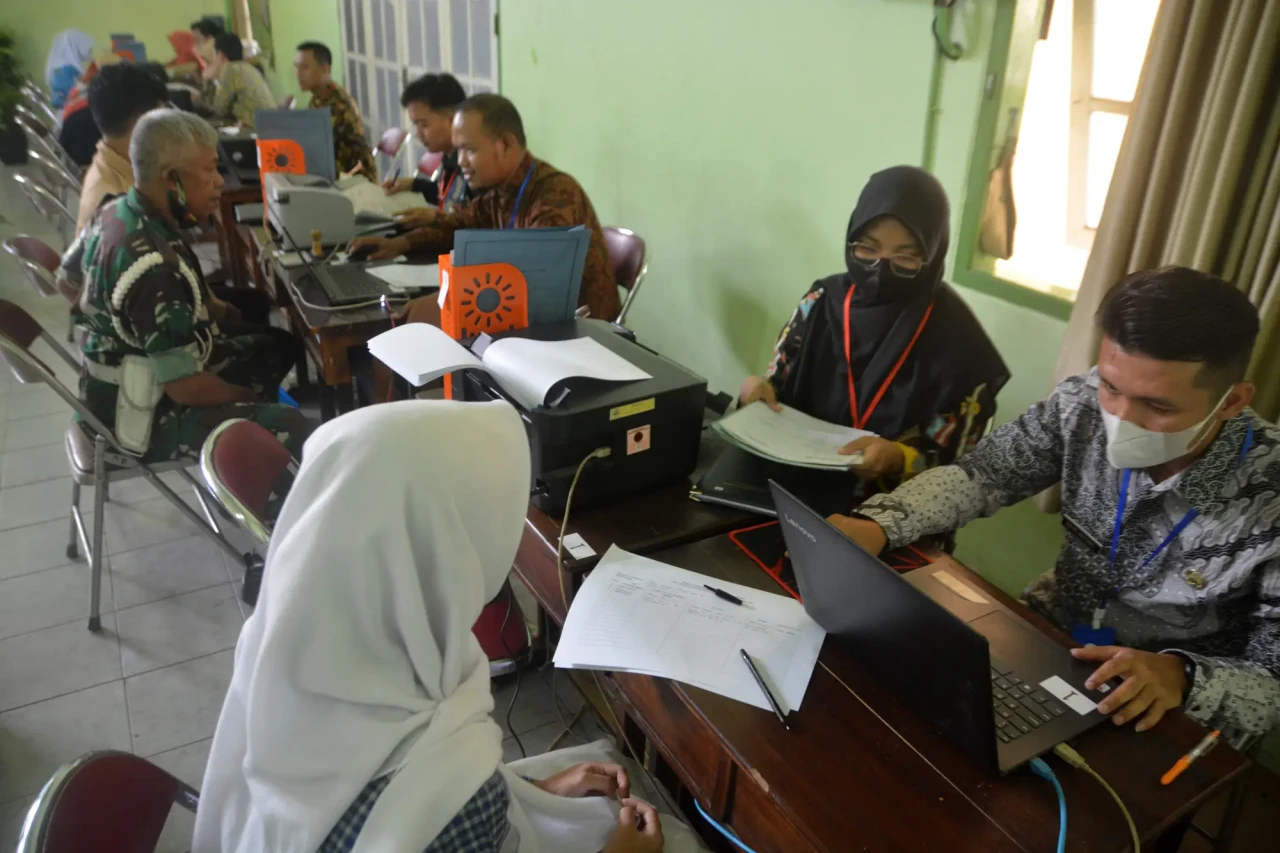 Ratusan Siswa Melakukan...