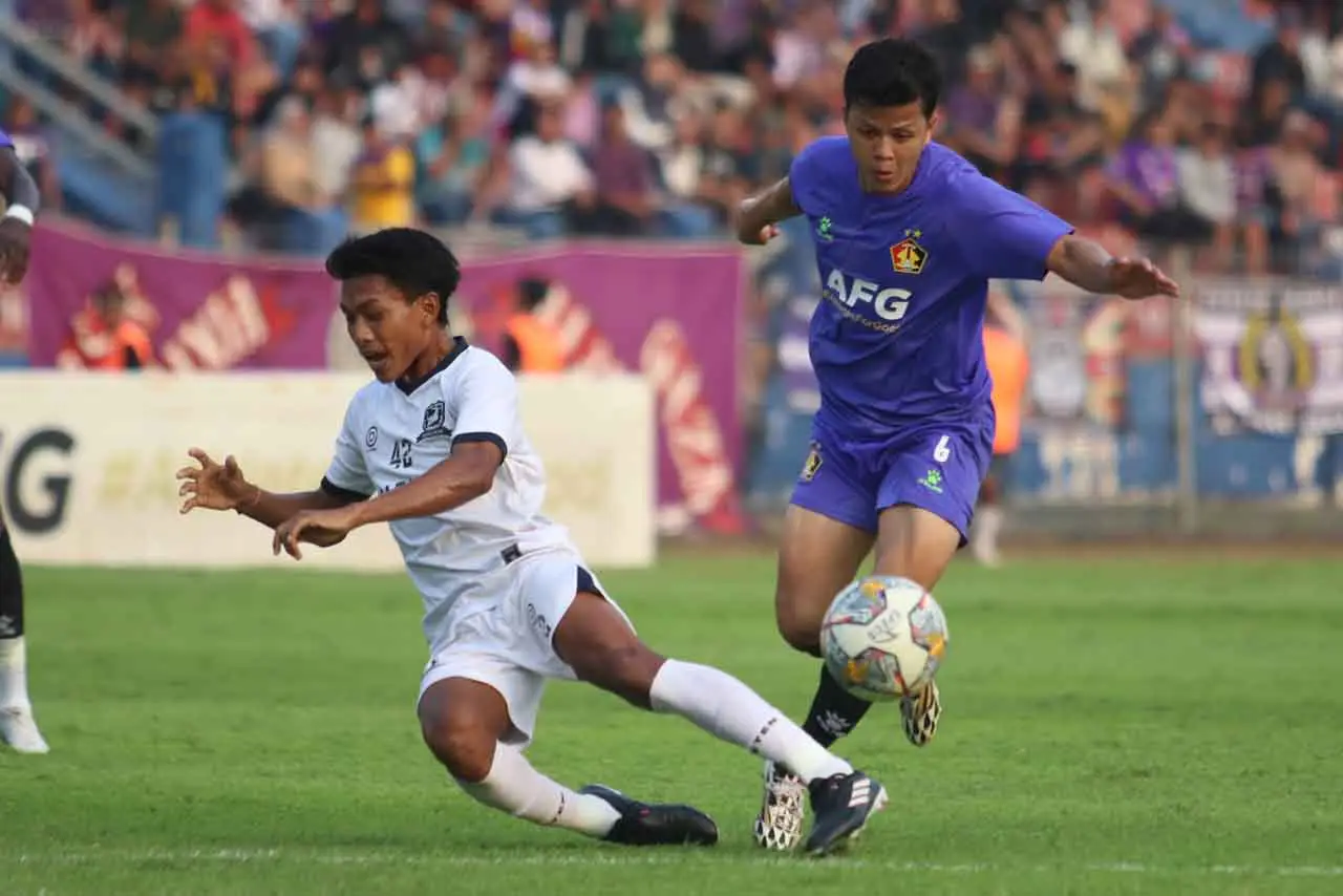 Madura United FC Kalahkan...