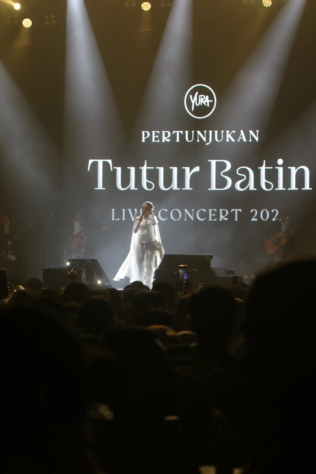 Yura Yunita Bius Penggemarnya...