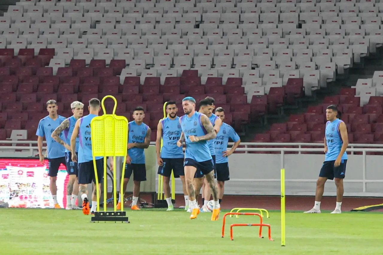 Intip Latihan Timnas...