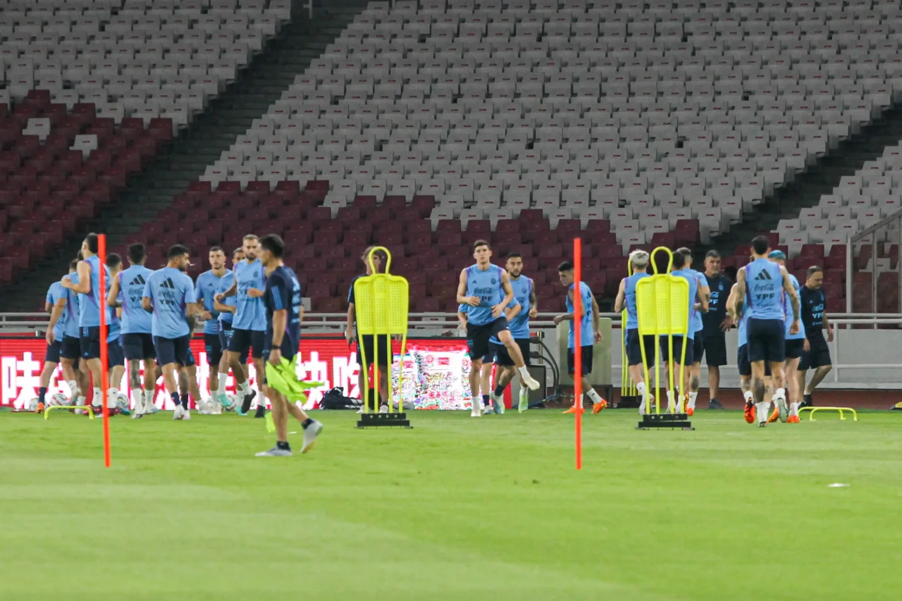 Intip Latihan Timnas...