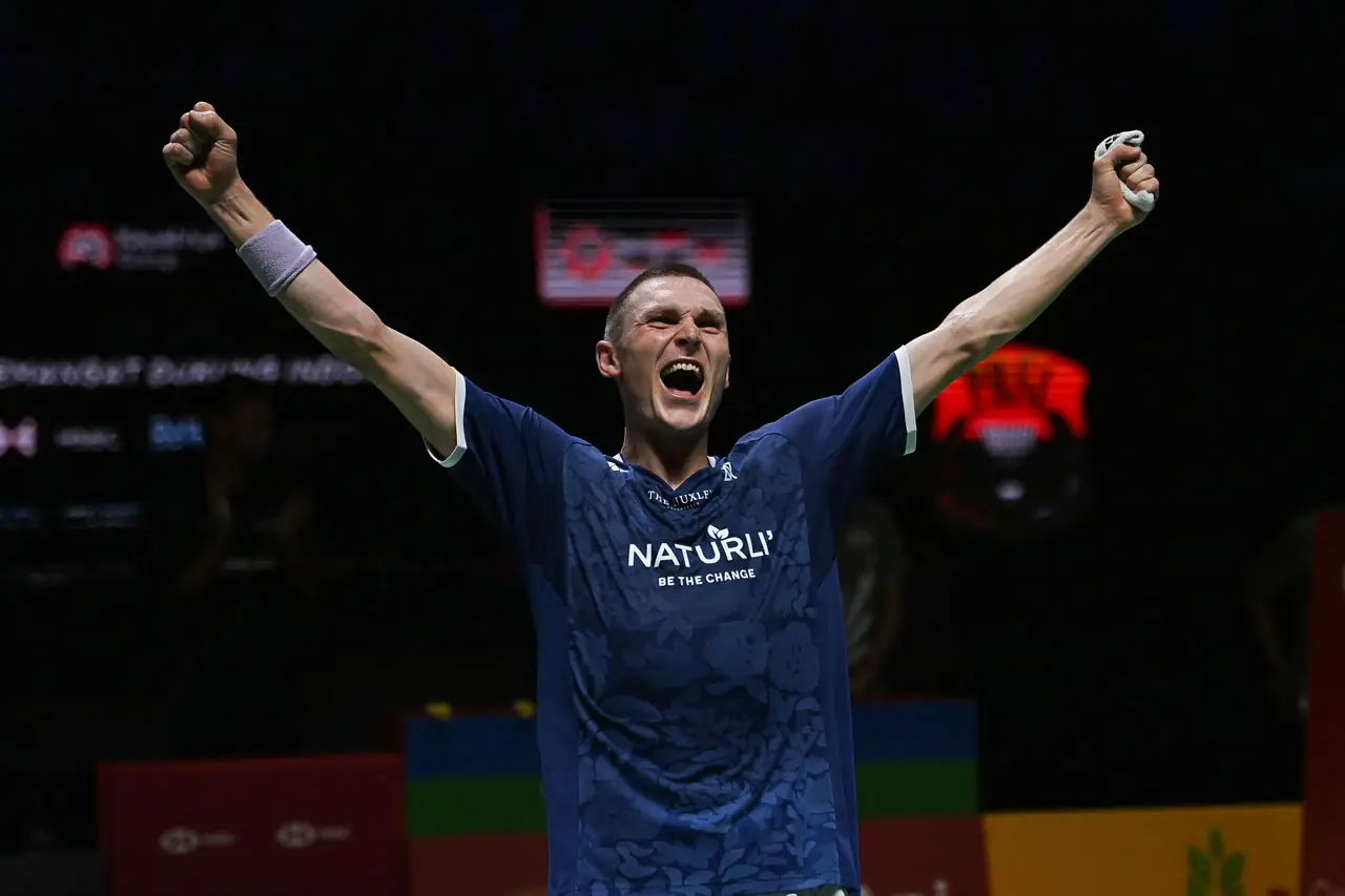 Dikalahkan Viktor Axelsen,...