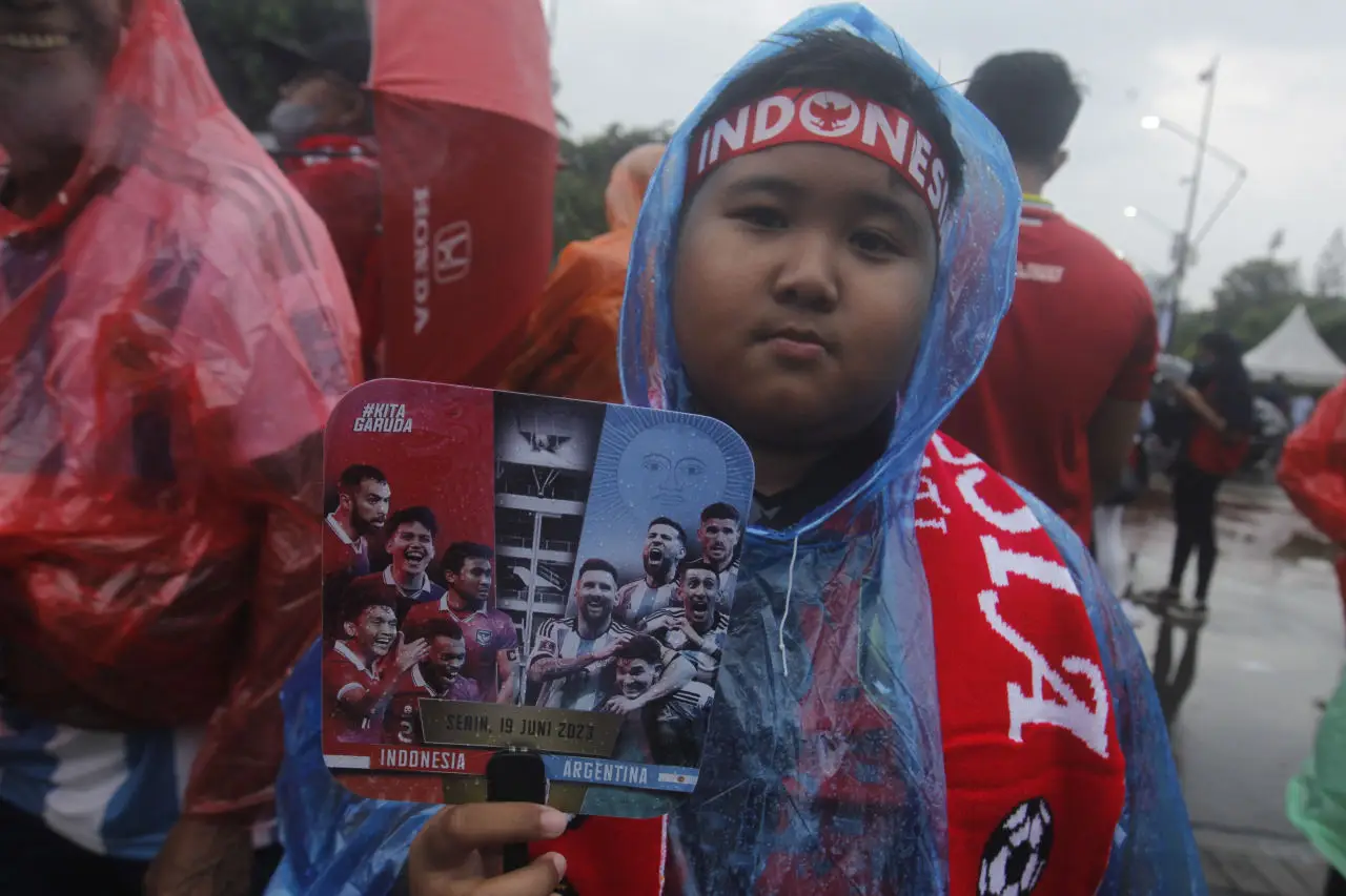 Basah Kuyub, Hujan Tak...