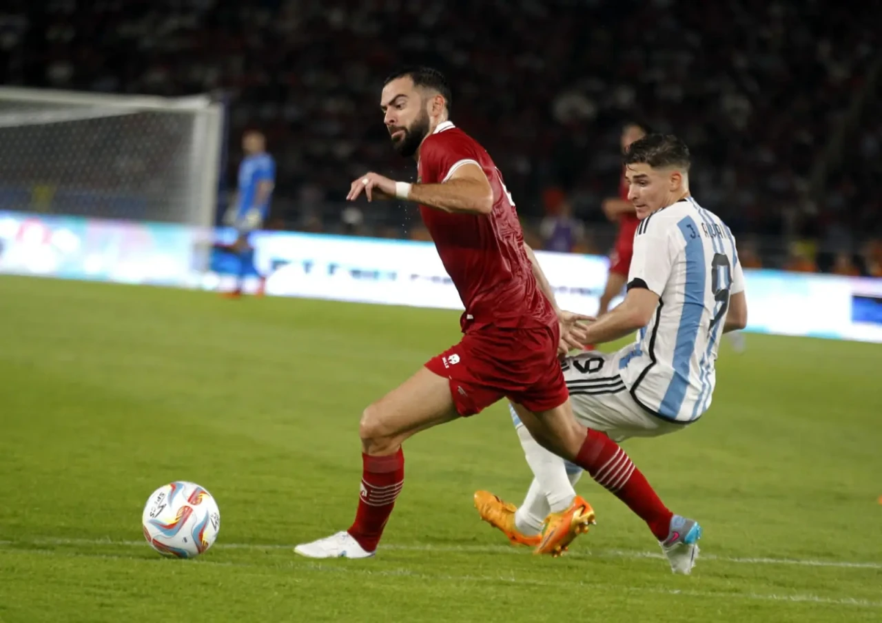 Argentina Kalahkan Timnas...
