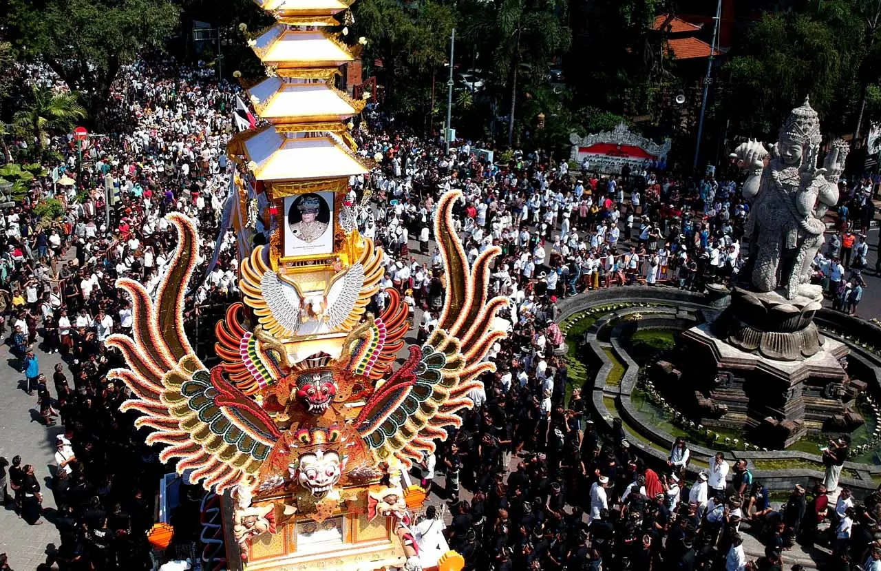 Ribuan Umat Hindu Hadiri...