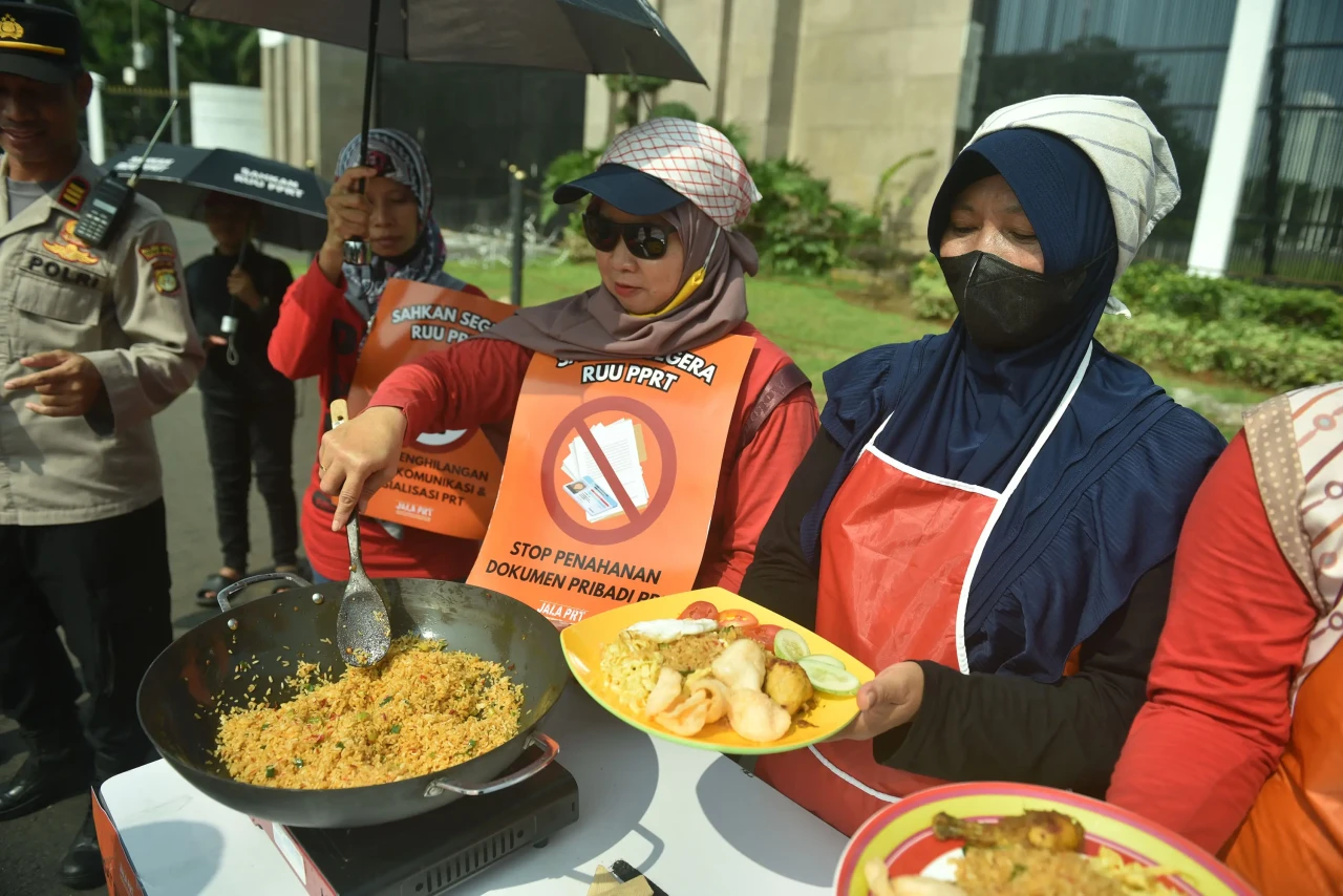 Aksi PRT Memasak Sarapan...