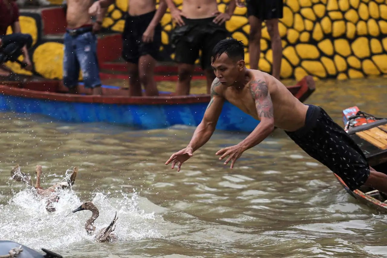 Keseruan Lomba Tangkap...