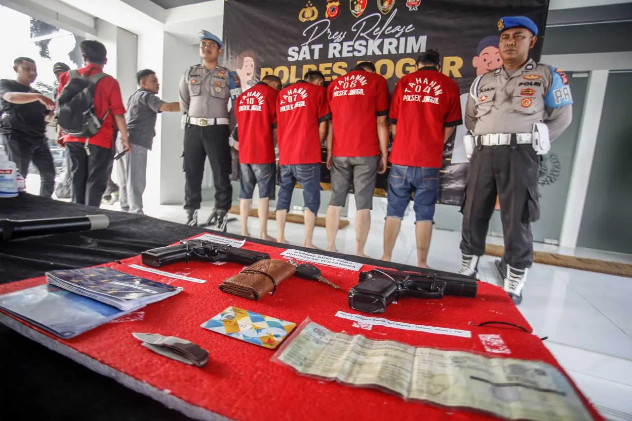 4 Polisi Gadungan Diringkus...