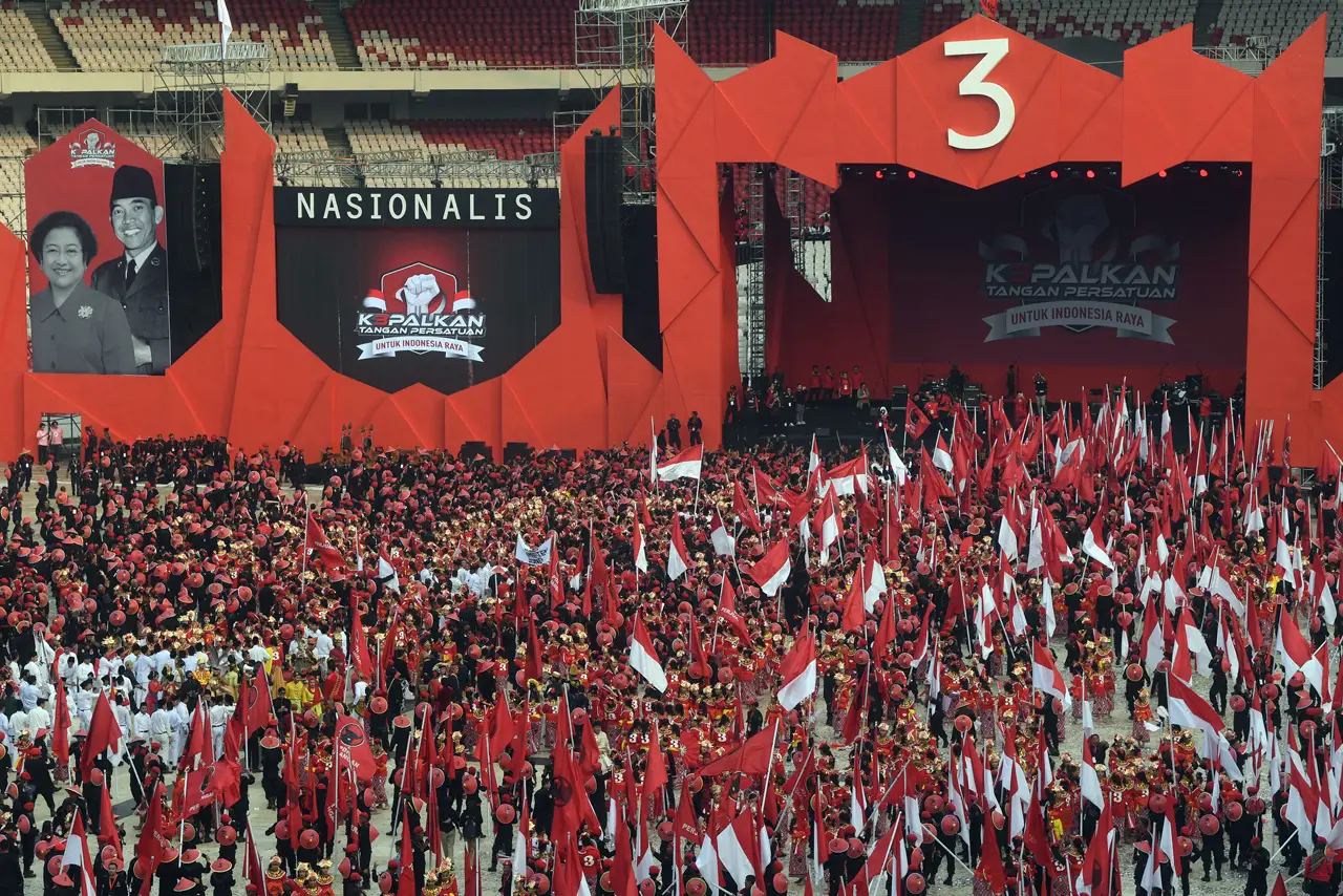 Puncak Bulan Bung Karno,...