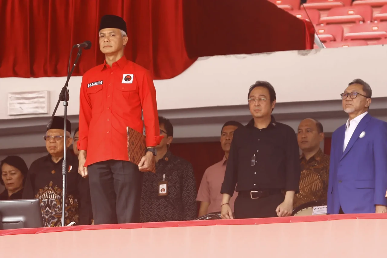 Momen Ganjar Bacakan...