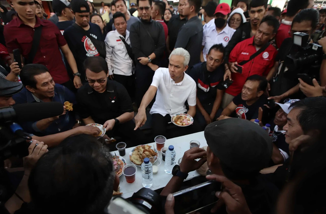 Blusukan di Warakas,...