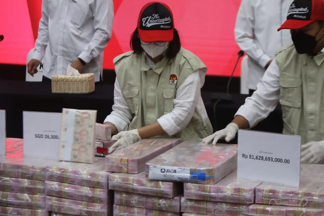 KPK Pamer Tumpukan Uang...