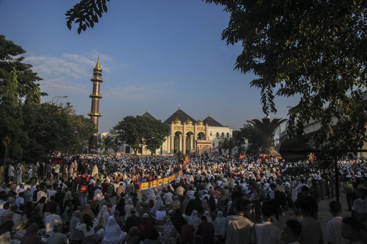 Potret Jemaah Salat...