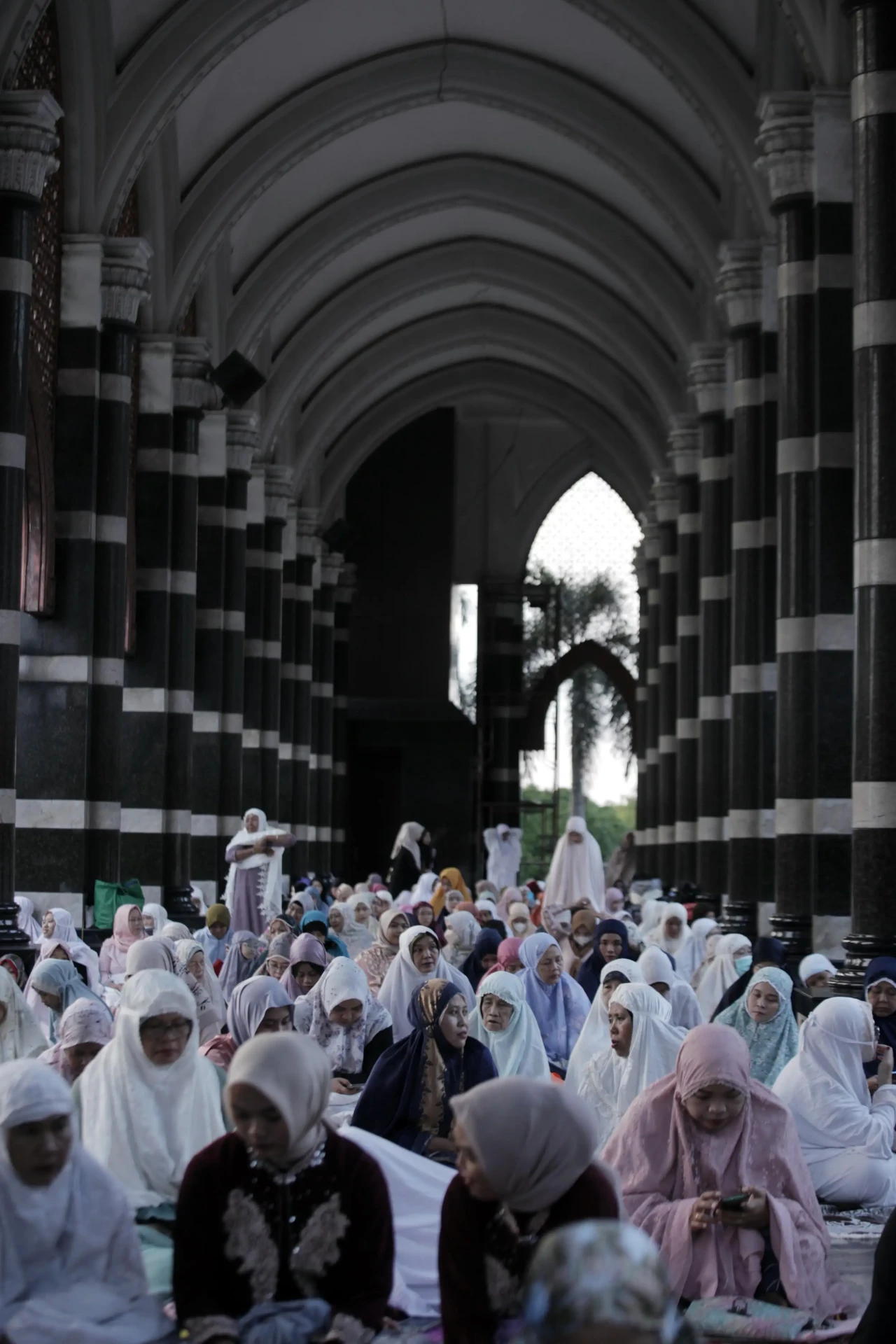 Masjid Kubah Emas Depok...