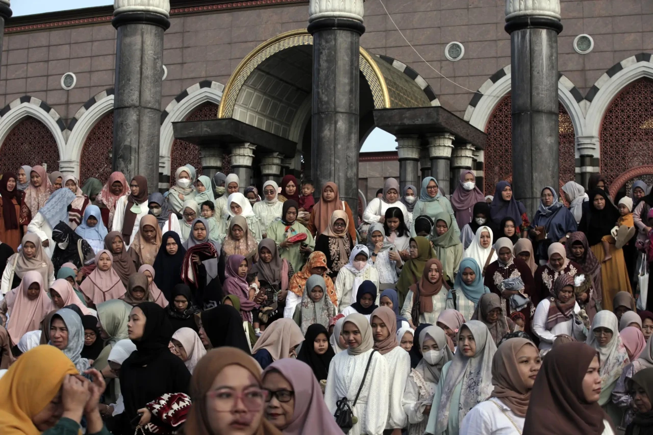 Masjid Kubah Emas Depok...
