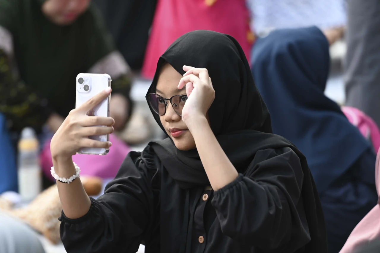 Ribuan Umat Muslim Laksanakan...