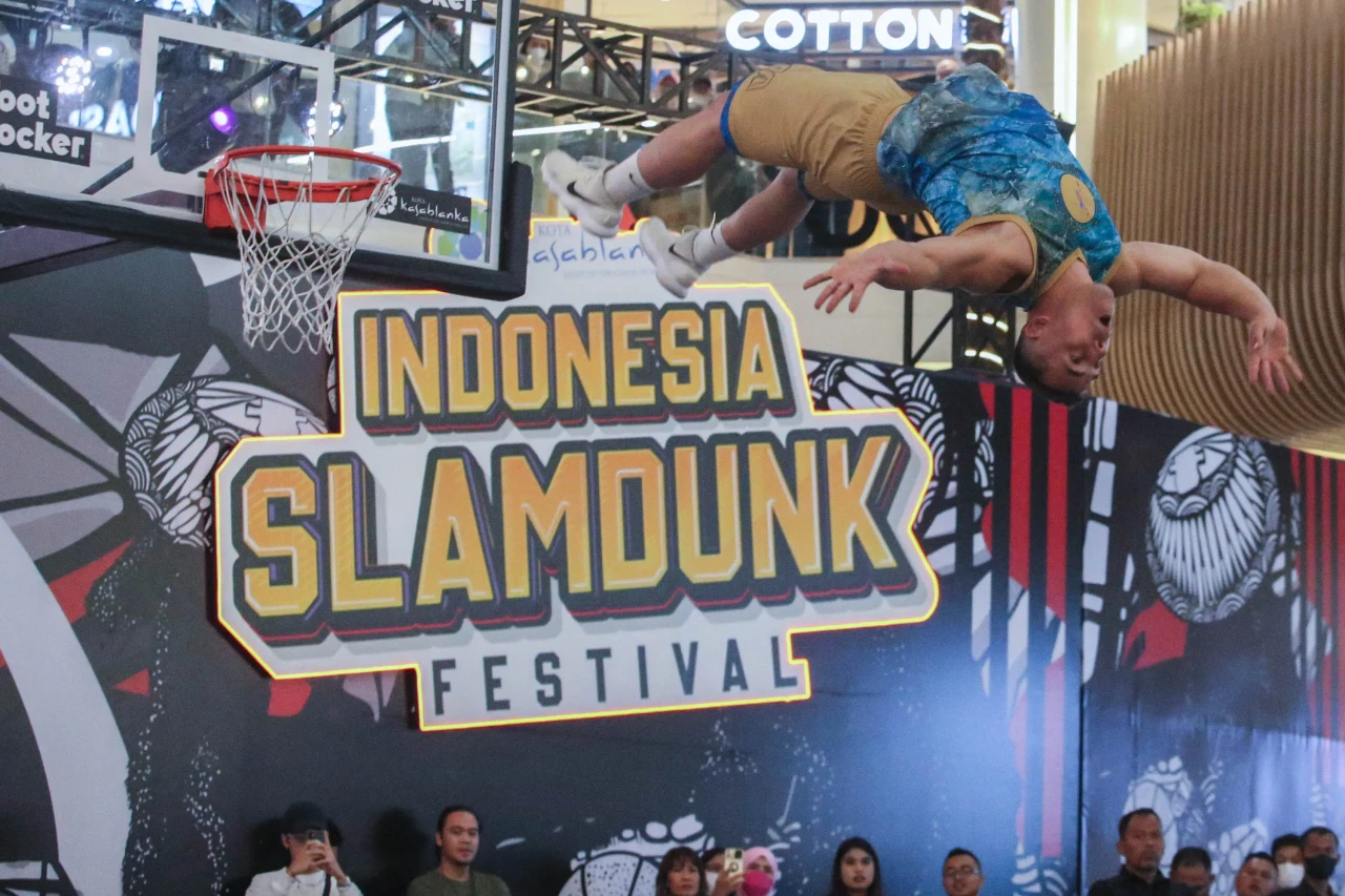 Aksi Freestyle Pebasket...