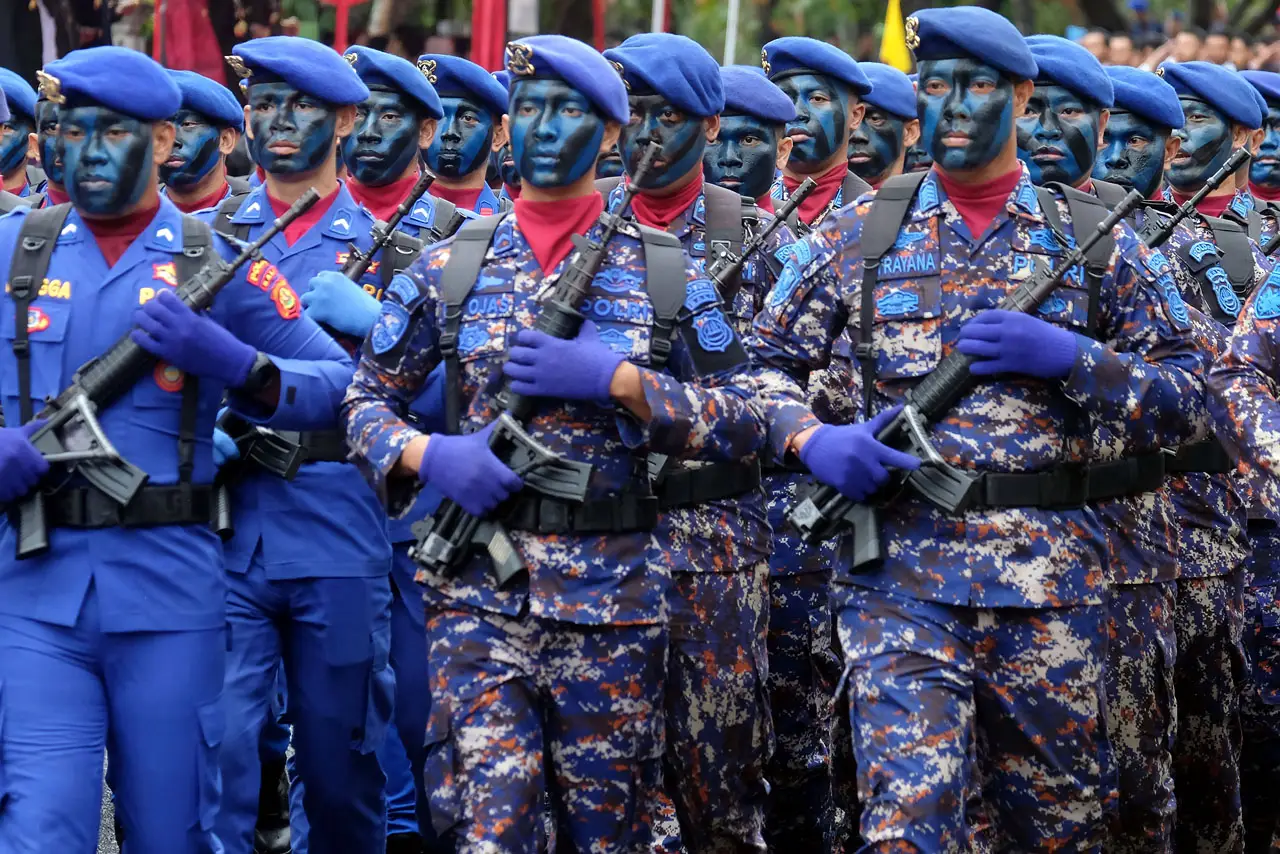Parade Defile Hari Bhayangkara...